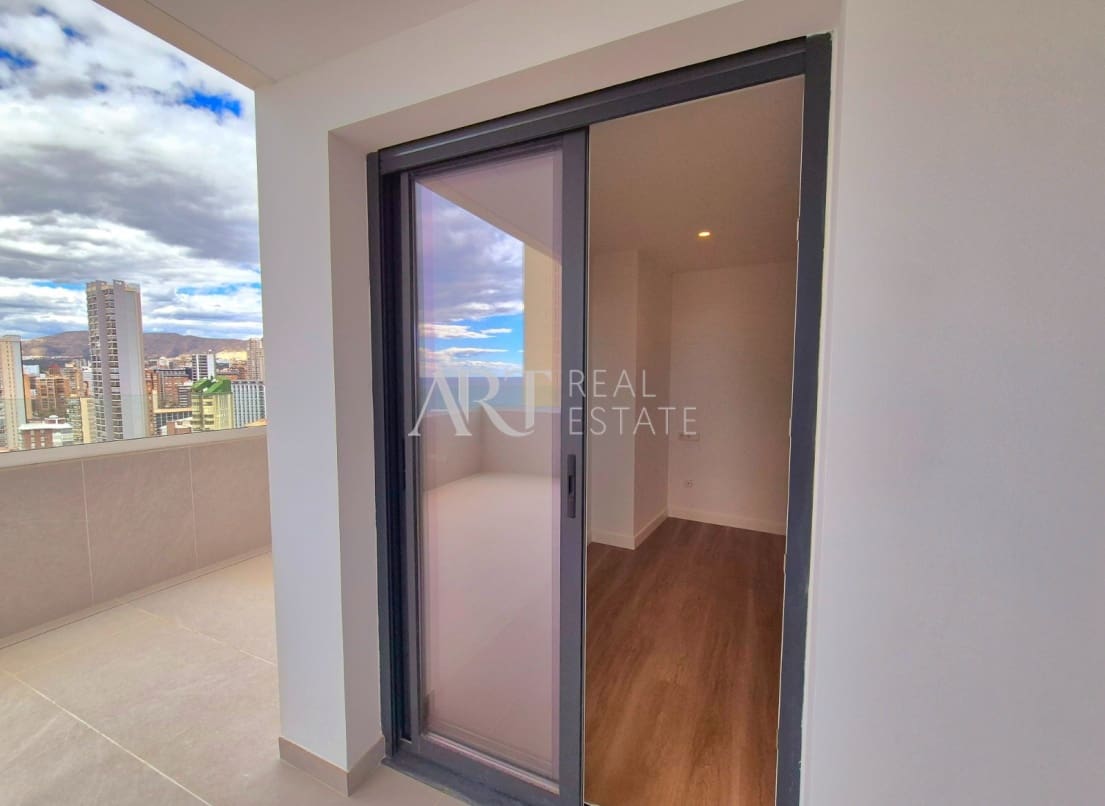 3 soveværelse Lejlighed til salg i Benidorm med swimmingpool - € 915.000 (Ref: 8924571)