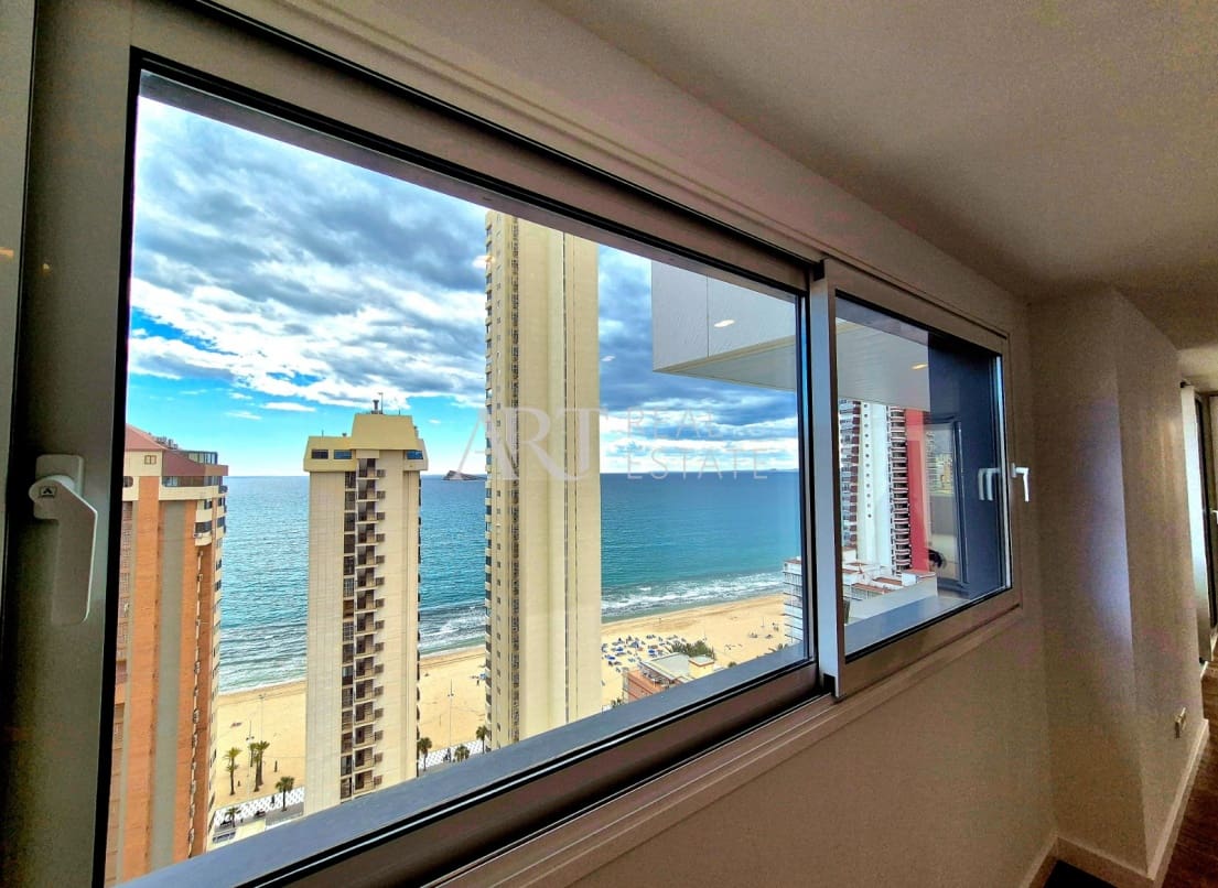 3 soveværelse Lejlighed til salg i Benidorm med swimmingpool - € 915.000 (Ref: 8924571)