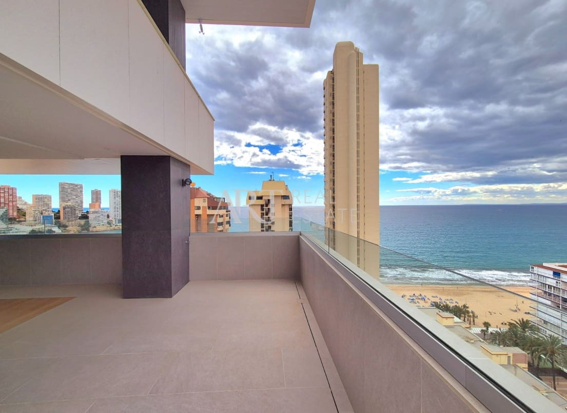 3 soveværelse Lejlighed til salg i Benidorm med swimmingpool - € 915.000 (Ref: 8924571)