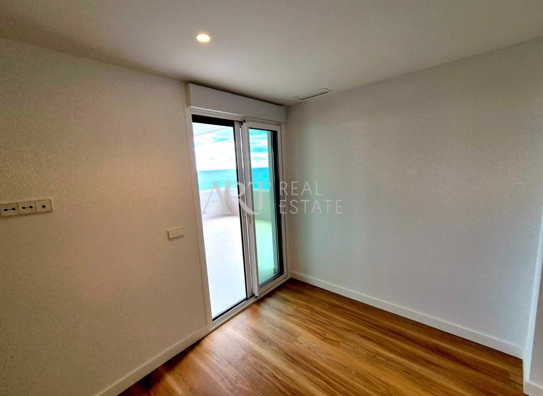 3 soveværelse Lejlighed til salg i Benidorm med swimmingpool - € 915.000 (Ref: 8924571)