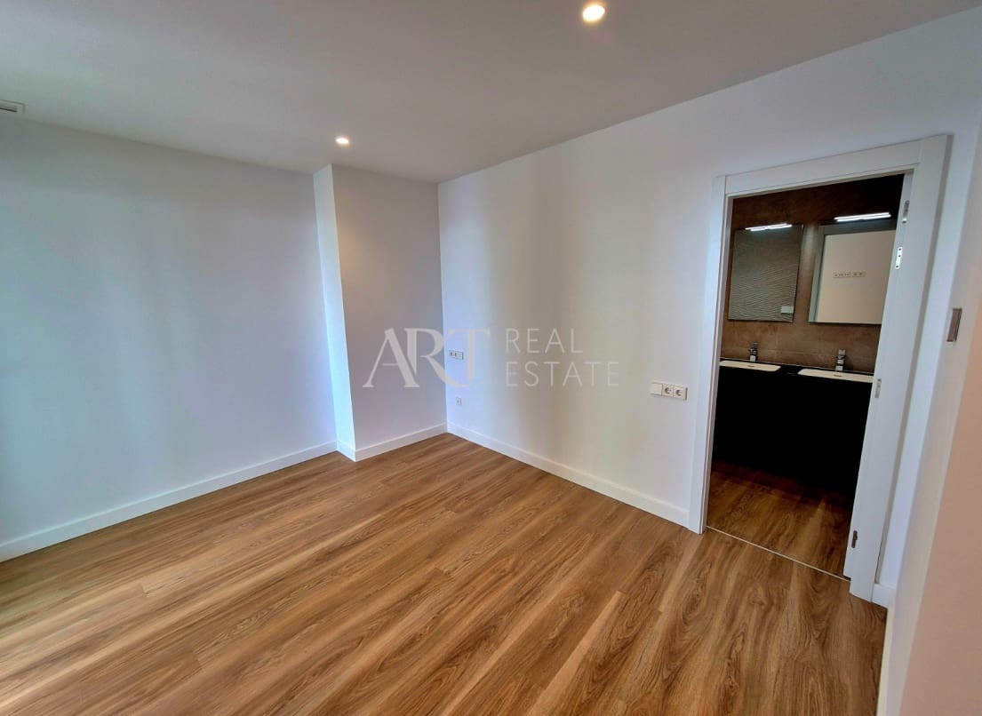 3 soveværelse Lejlighed til salg i Benidorm med swimmingpool - € 915.000 (Ref: 8924571)