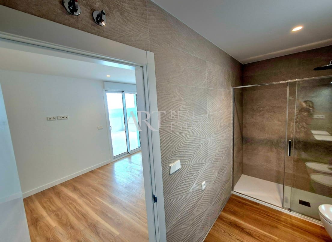 3 soveværelse Lejlighed til salg i Benidorm med swimmingpool - € 915.000 (Ref: 8924571)