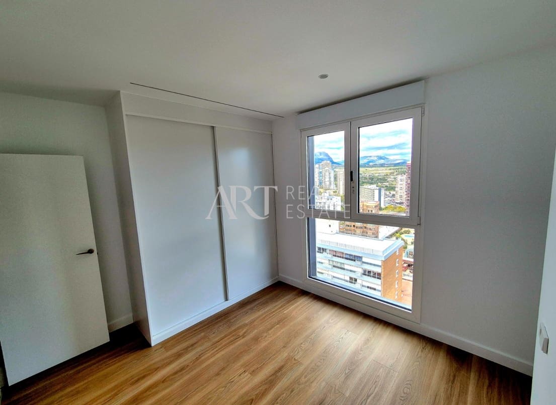 3 soveværelse Lejlighed til salg i Benidorm med swimmingpool - € 915.000 (Ref: 8924571)