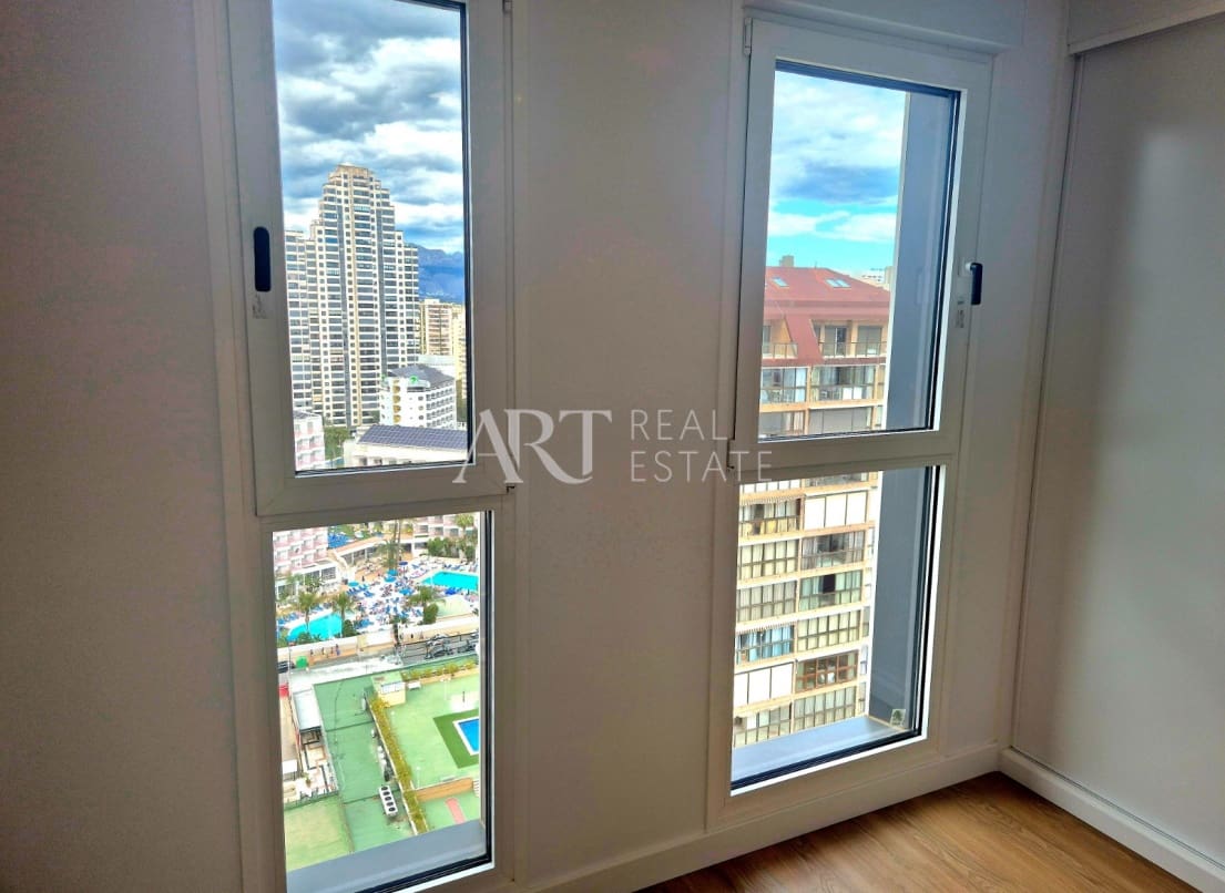 3 soveværelse Lejlighed til salg i Benidorm med swimmingpool - € 915.000 (Ref: 8924571)