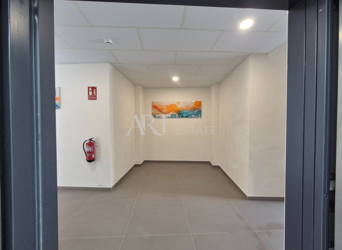 3 soveværelse Lejlighed til salg i Benidorm med swimmingpool - € 915.000 (Ref: 8924571)