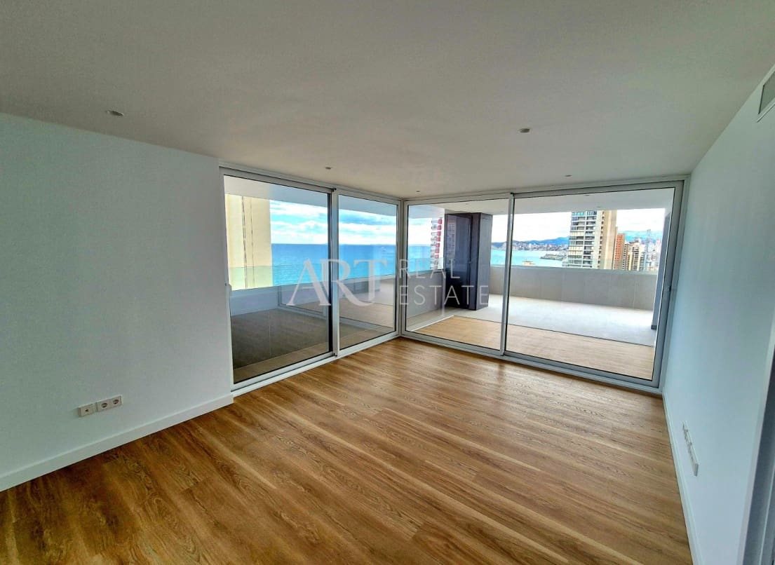 3 soveværelse Lejlighed til salg i Benidorm med swimmingpool - € 915.000 (Ref: 8924571)