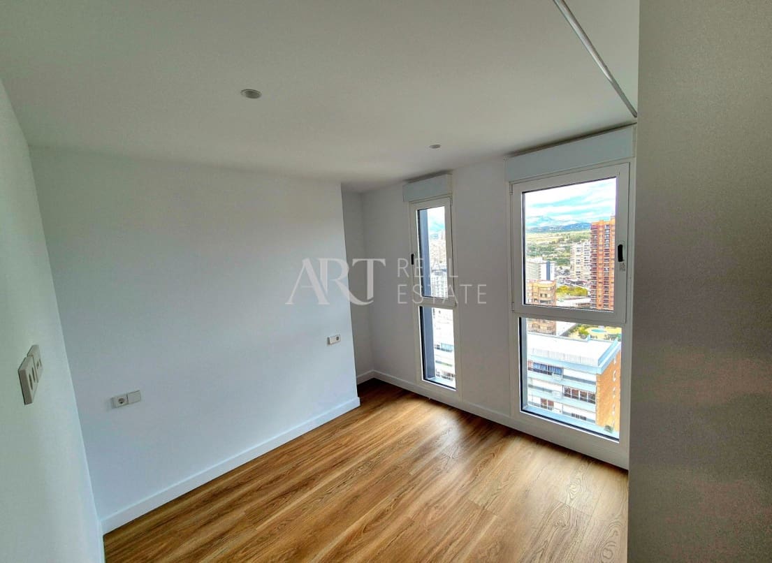 3 soveværelse Lejlighed til salg i Benidorm med swimmingpool - € 915.000 (Ref: 8924571)