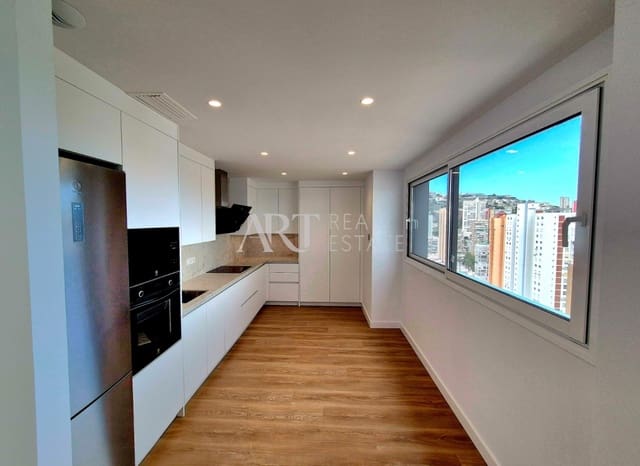 3 slaapkamer Appartement te koop in Playa Levante, Benidorm met zwembad - € 915.000 (Ref: 8924571)