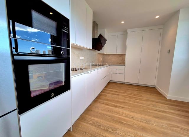 3 slaapkamer Appartement te koop in Playa Levante, Benidorm met zwembad - € 915.000 (Ref: 8924571)