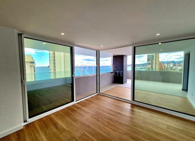 3 slaapkamer Appartement te koop in Playa Levante, Benidorm met zwembad - € 915.000 (Ref: 8924571)