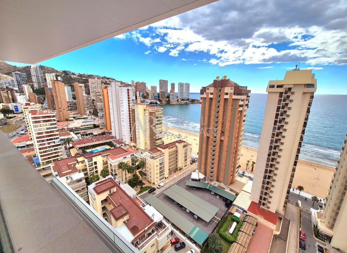 3 soveværelse Lejlighed til salg i Benidorm med swimmingpool - € 915.000 (Ref: 8924571)