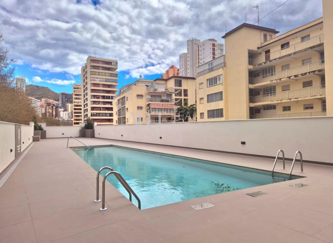 3 soveværelse Lejlighed til salg i Benidorm med swimmingpool - € 915.000 (Ref: 8924571)