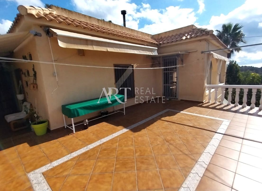 5 soveværelse Villa til salg i La Nucia med garage - € 545.000 (Ref: 8953805)