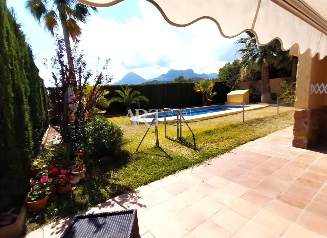 6 chambre Villa/Maison à vendre à La Nucia avec piscine - 840 000 € (Ref: 8983353)