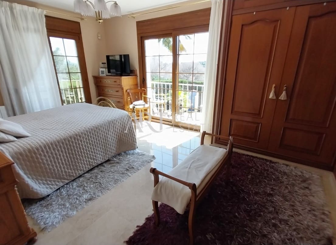 6 chambre Villa/Maison à vendre à La Nucia avec piscine - 840 000 € (Ref: 8983353)