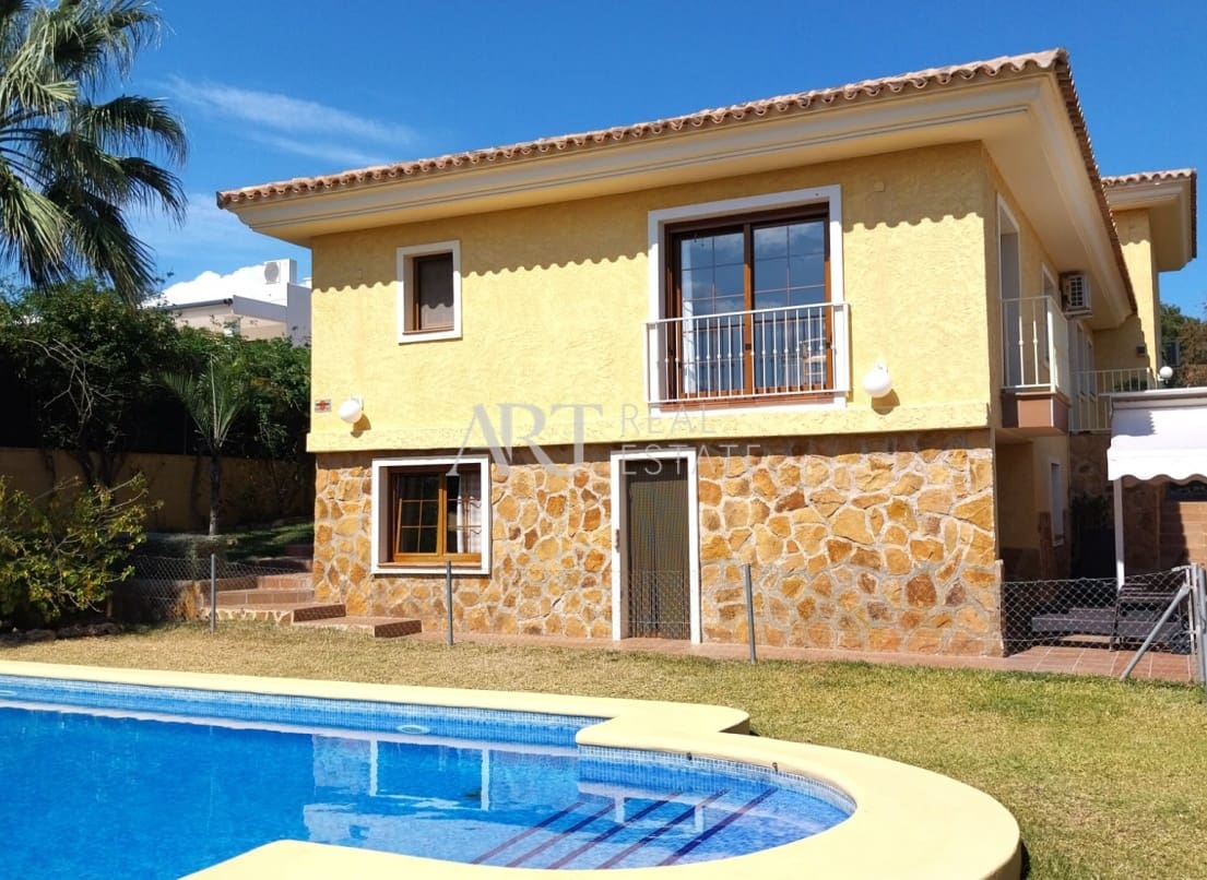 6 chambre Villa/Maison à vendre à La Nucia avec piscine - 840 000 € (Ref: 8983353)