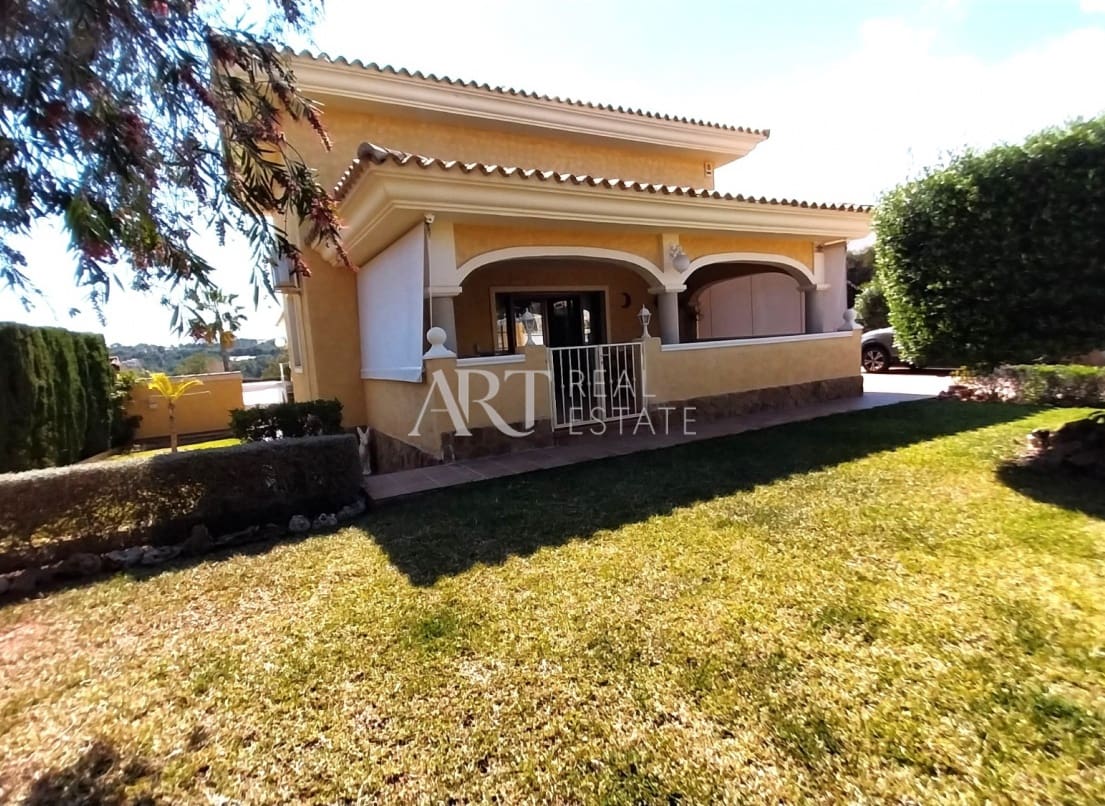 6 chambre Villa/Maison à vendre à La Nucia avec piscine - 840 000 € (Ref: 8983353)