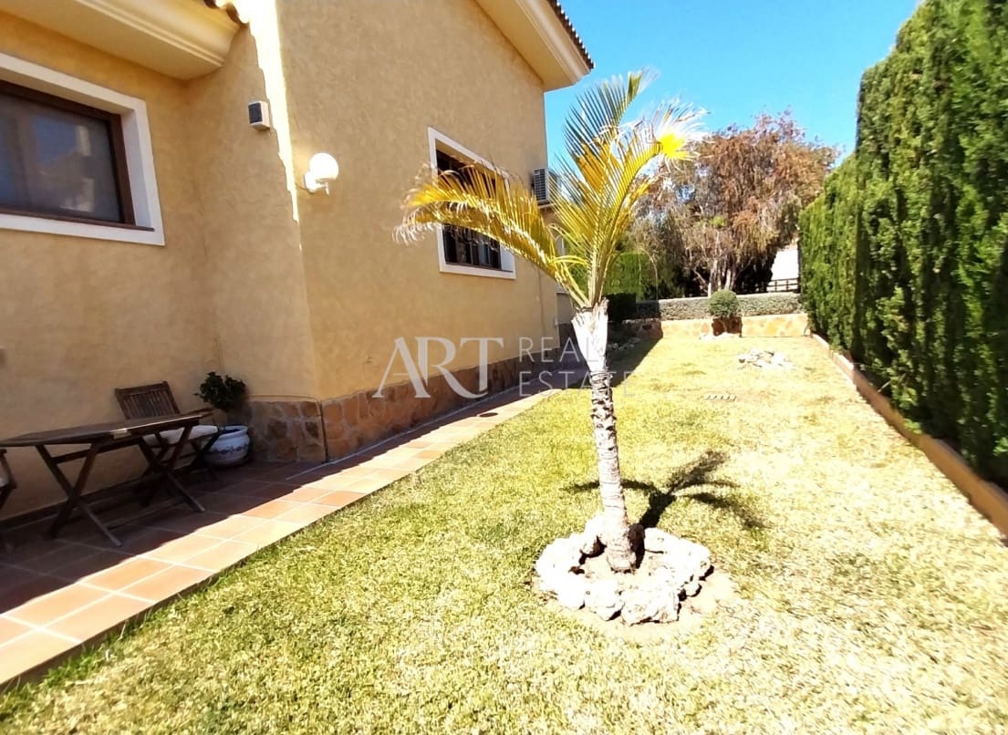 6 chambre Villa/Maison à vendre à La Nucia avec piscine - 840 000 € (Ref: 8983353)