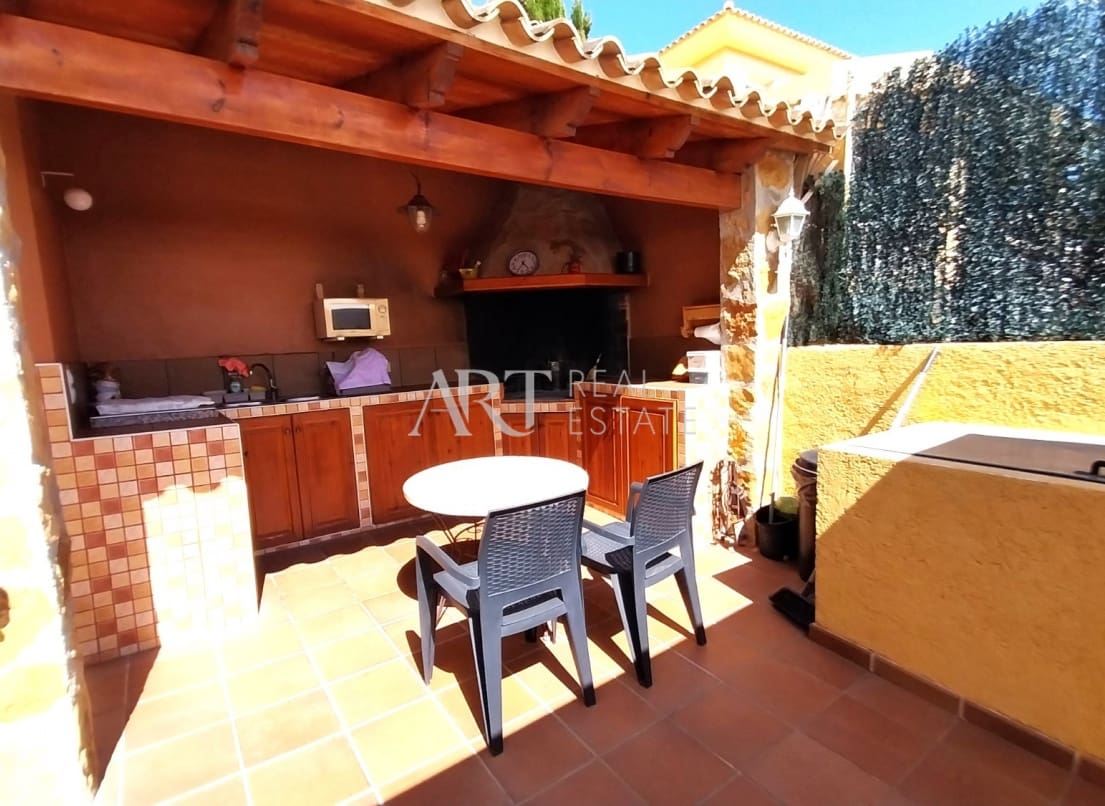 6 chambre Villa/Maison à vendre à La Nucia avec piscine - 840 000 € (Ref: 8983353)