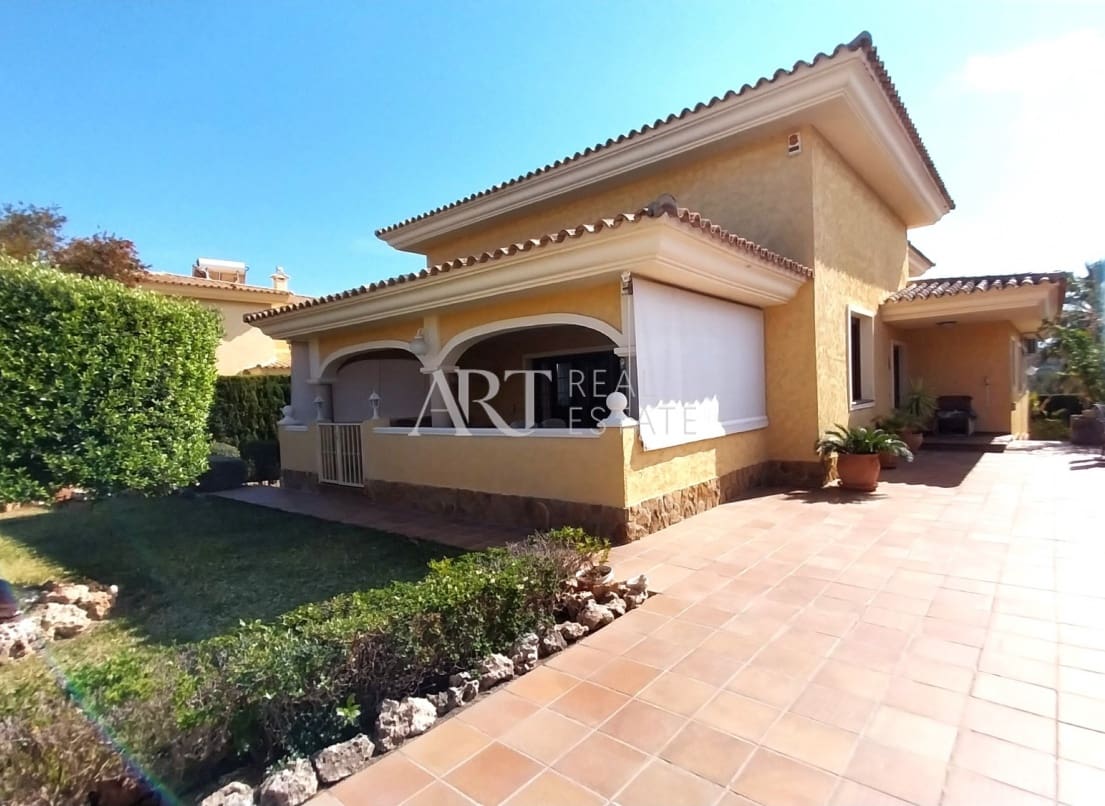 6 chambre Villa/Maison à vendre à La Nucia avec piscine - 840 000 € (Ref: 8983353)