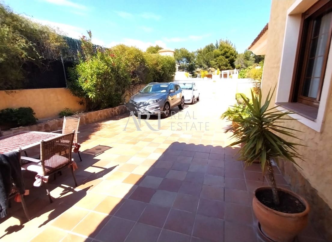 6 chambre Villa/Maison à vendre à La Nucia avec piscine - 840 000 € (Ref: 8983353)