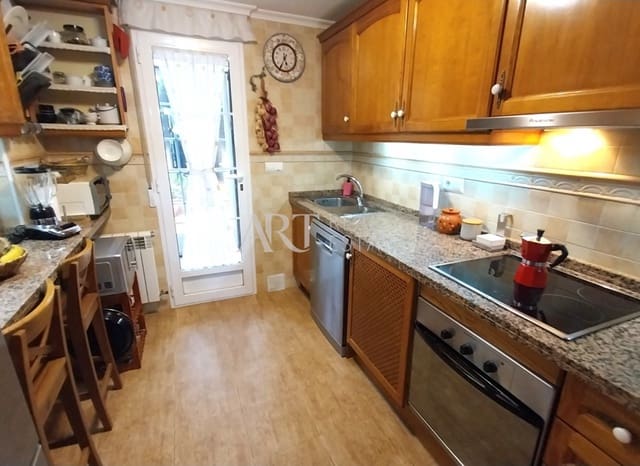 Chalet de 3 habitaciones en Polop en venta con piscina - 440.000 € (Ref: 8986631)