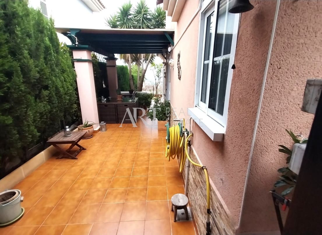 3 bedroom Villa for sale in Polop with pool - € 440,000 (Ref: 8986631)