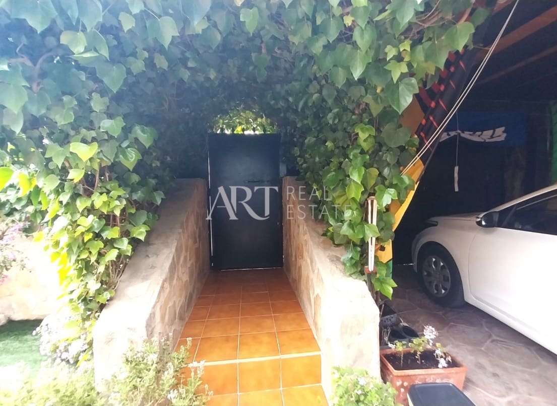 3 bedroom Villa for sale in Polop with pool - € 440,000 (Ref: 8986631)