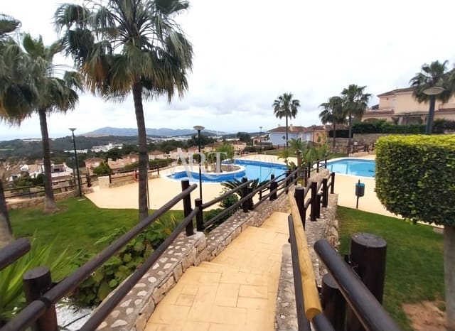 Chalet de 3 habitaciones en Polop en venta con piscina - 440.000 € (Ref: 8986631)