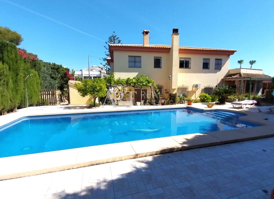 5 slaapkamer Villa te koop in Albir met zwembad garage - € 890.000 (Ref: 9009384)