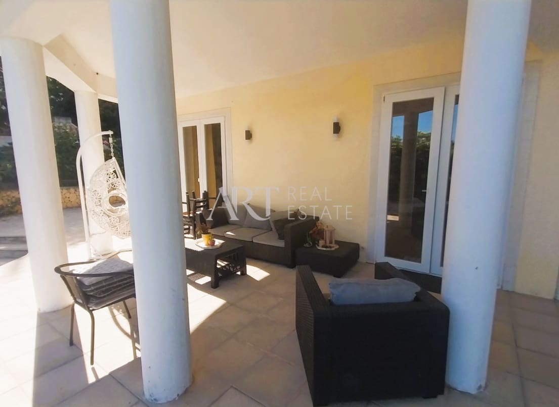 4 bedroom Villa for sale in Altea with pool - € 530,000 (Ref: 9022208)