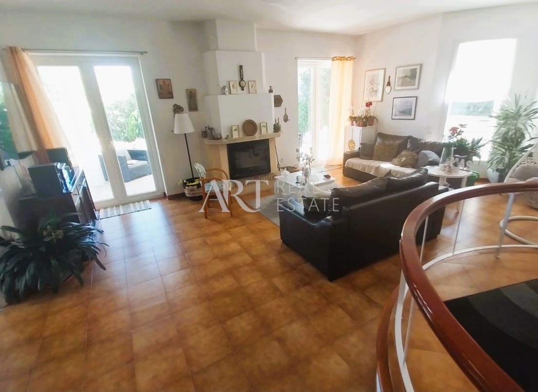 4 bedroom Villa for sale in Altea with pool - € 530,000 (Ref: 9022208)