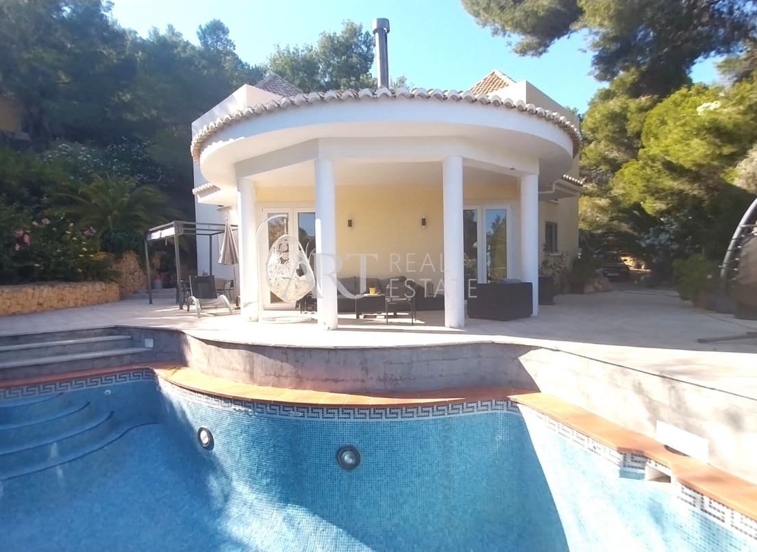 4 bedroom Villa for sale in Altea with pool - € 530,000 (Ref: 9022208)