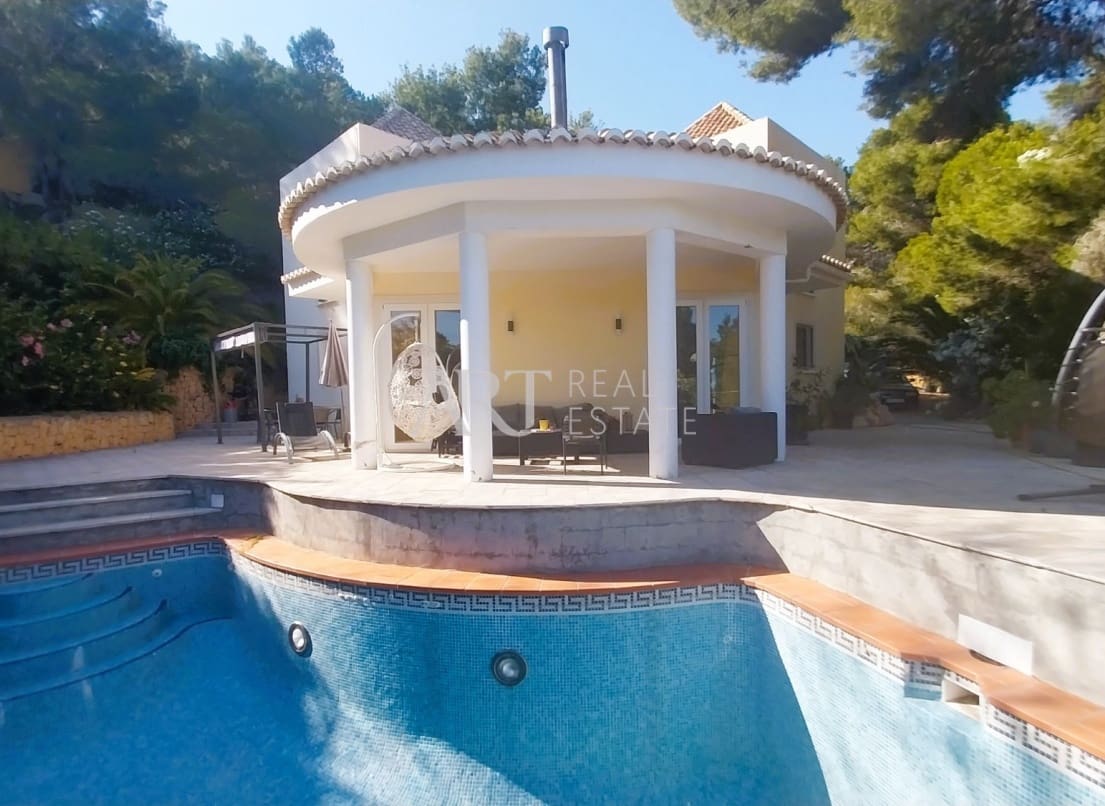 4 bedroom Villa for sale in Altea with pool - € 530,000 (Ref: 9022208)