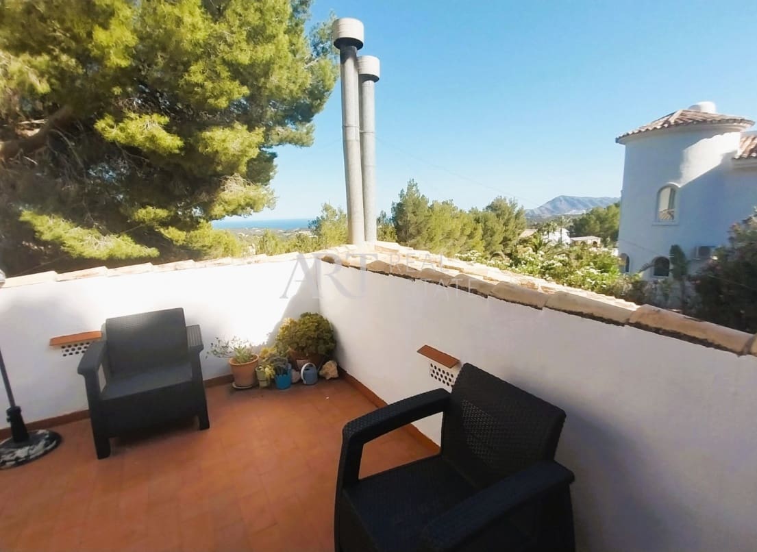 4 bedroom Villa for sale in Altea with pool - € 530,000 (Ref: 9022208)