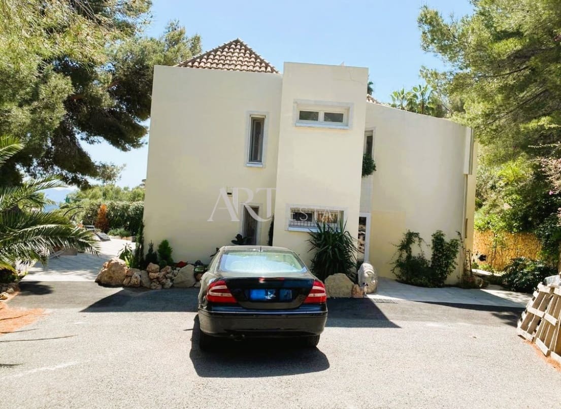 4 bedroom Villa for sale in Altea with pool - € 530,000 (Ref: 9022208)
