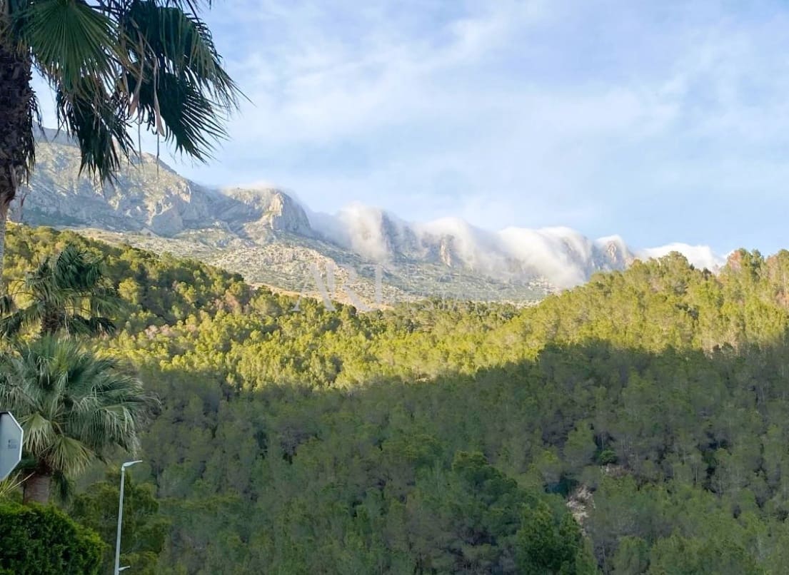 4 bedroom Villa for sale in Altea with pool - € 530,000 (Ref: 9022208)