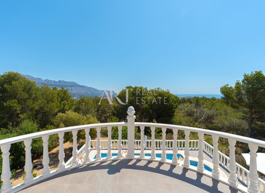 3 soveværelse Villa til salg i La Nucia med swimmingpool - € 585.000 (Ref: 9025574)