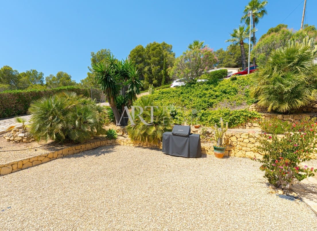 3 soveværelse Villa til salg i La Nucia med swimmingpool - € 585.000 (Ref: 9025574)