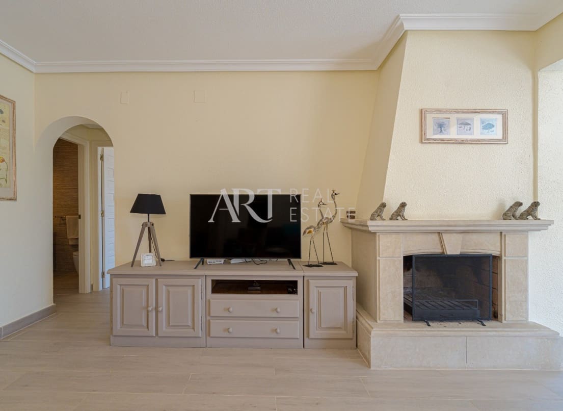 3 soveværelse Villa til salg i La Nucia med swimmingpool - € 585.000 (Ref: 9025574)