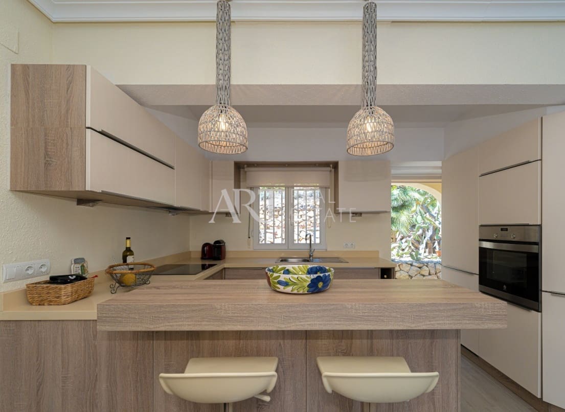 3 soveværelse Villa til salg i La Nucia med swimmingpool - € 585.000 (Ref: 9025574)