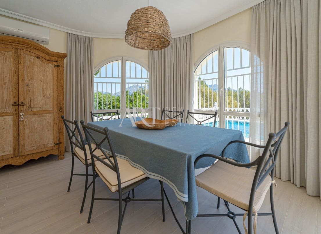 3 soveværelse Villa til salg i La Nucia med swimmingpool - € 585.000 (Ref: 9025574)