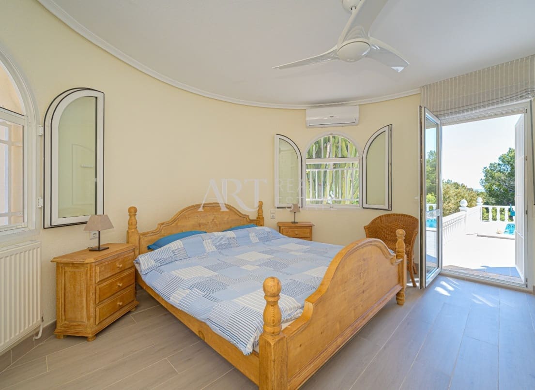 3 soveværelse Villa til salg i La Nucia med swimmingpool - € 585.000 (Ref: 9025574)