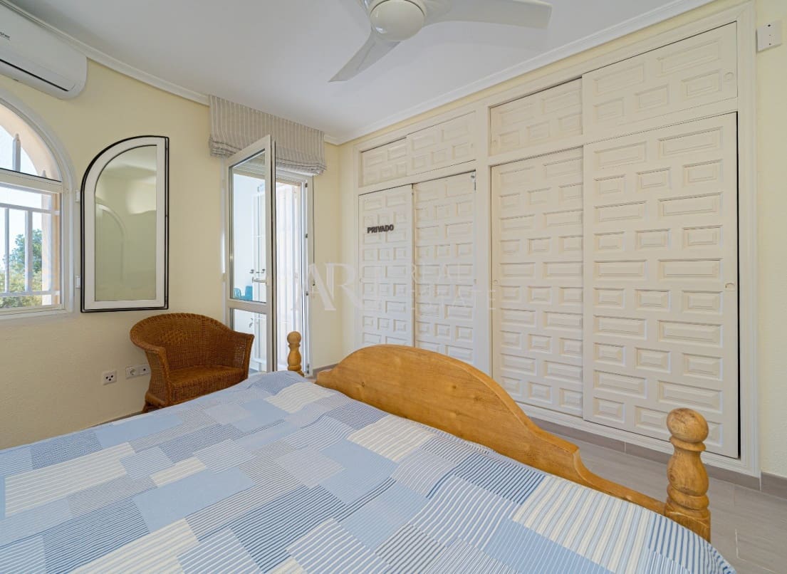 3 soveværelse Villa til salg i La Nucia med swimmingpool - € 585.000 (Ref: 9025574)