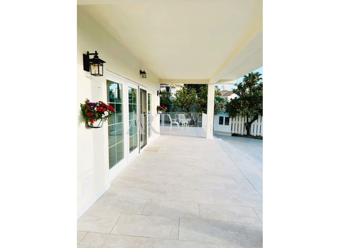 3 soveværelse Villa til salg i Benidorm med swimmingpool - € 1.550.000 (Ref: 9049232)