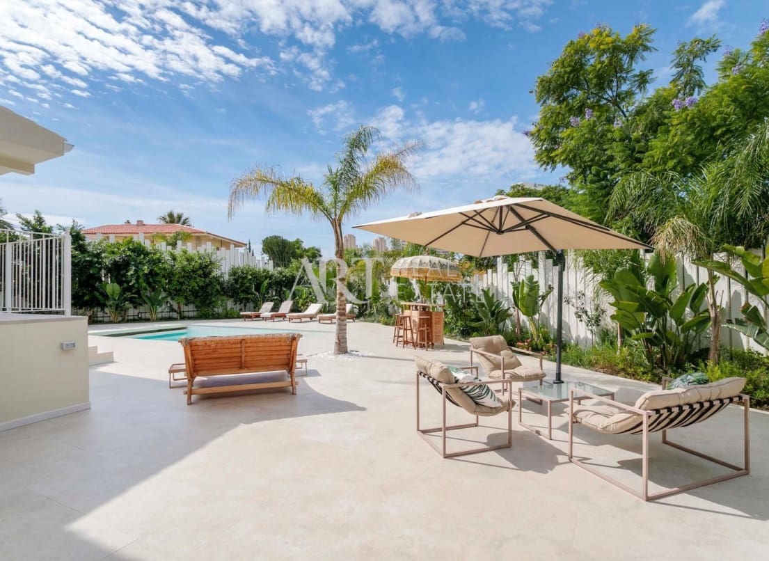 3 soveværelse Villa til salg i Benidorm med swimmingpool - € 1.550.000 (Ref: 9049232)