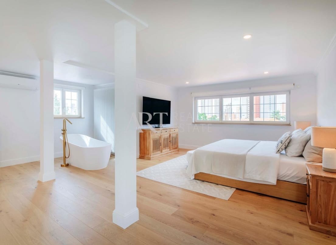 3 soveværelse Villa til salg i Benidorm med swimmingpool - € 1.550.000 (Ref: 9049232)