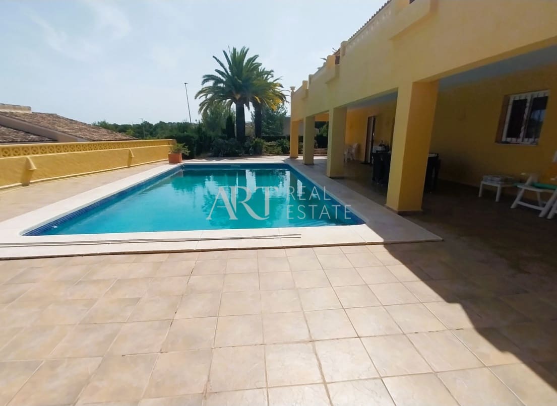 5 soveværelse Villa til salg i Alfaz del Pi / L'Alfas del Pi med swimmingpool garage - € 749.000 (Ref: 9049933)