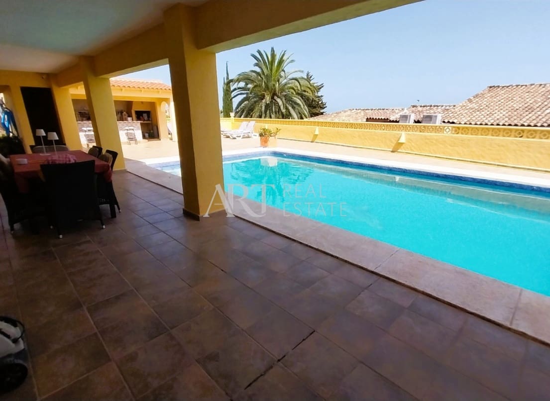 5 soveværelse Villa til salg i Alfaz del Pi / L'Alfas del Pi med swimmingpool garage - € 749.000 (Ref: 9049933)