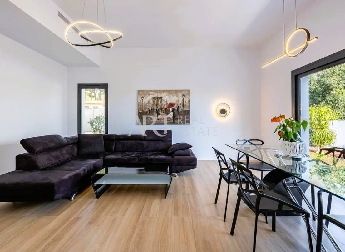 Chalet de 4 habitaciones en Altea en venta con piscina - 995.000 € (Ref: 9077084)